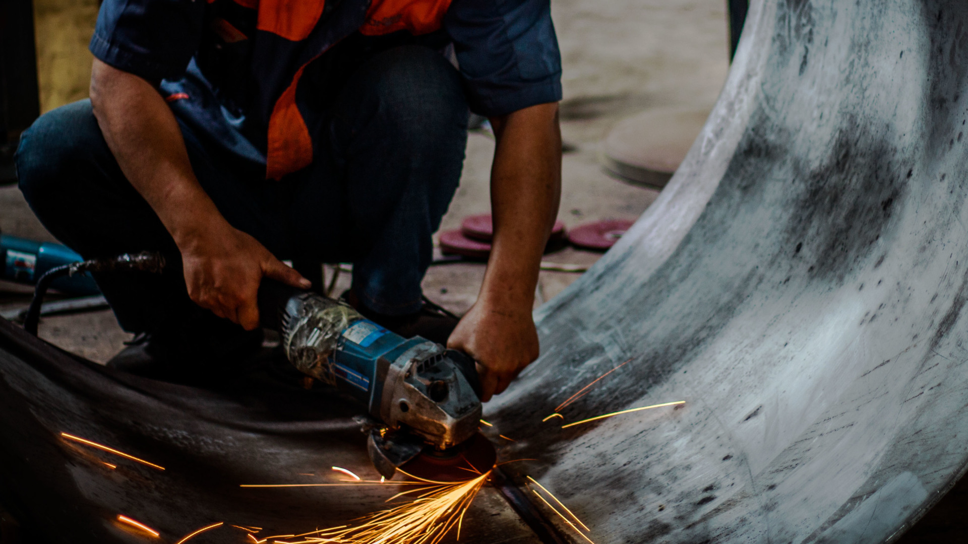 To maximize the income of Haojing employees, we adopted a piece-rate performance system